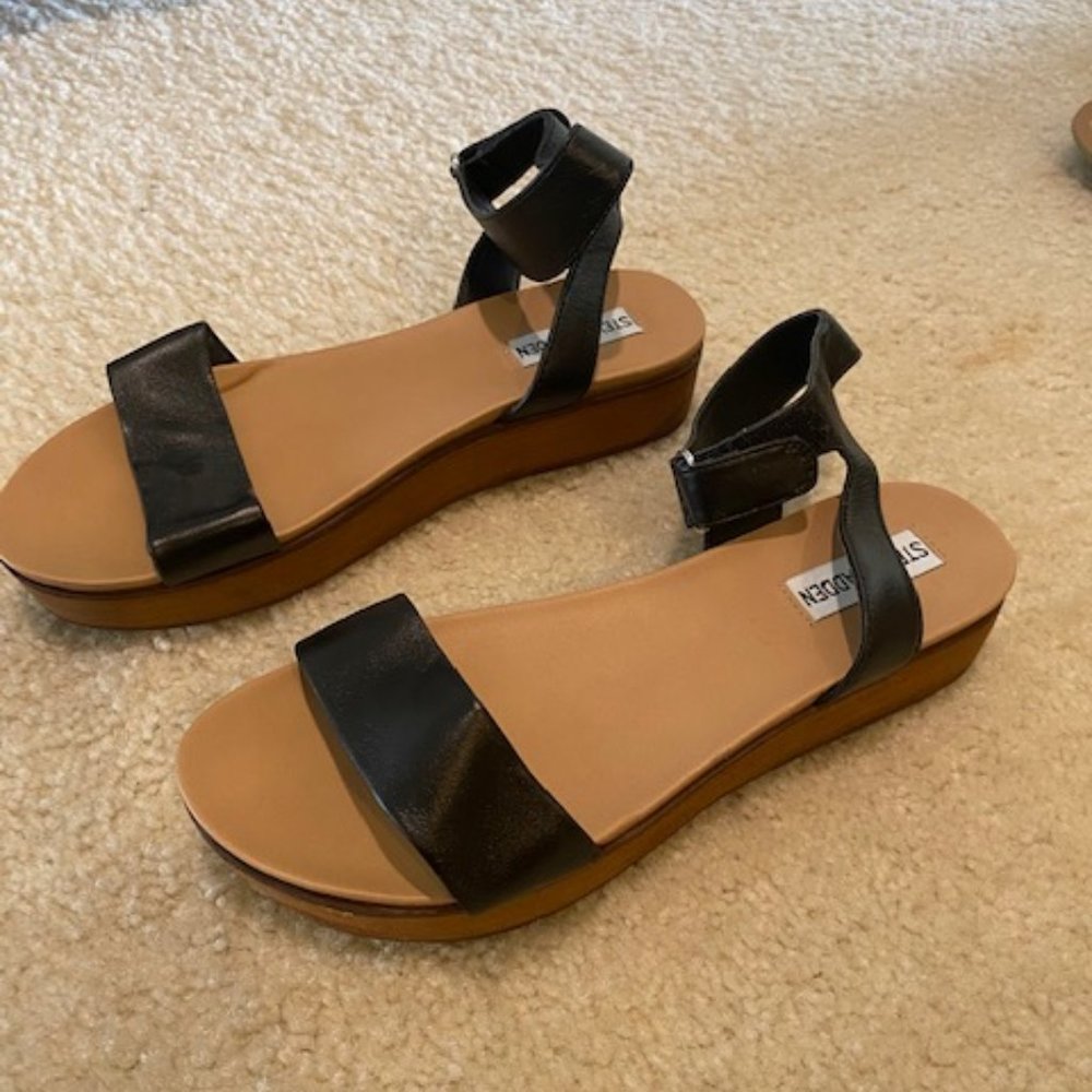 STEVE MADDEN Leather Platform Sandal
